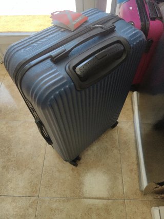 Maleta de viaje nueva