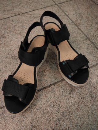 Sandalias de piel negras