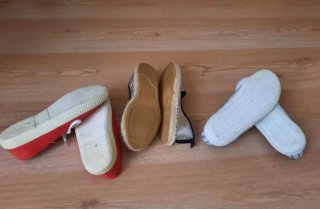 Zapatillas Nuevas: Rojas, Plateadas, Rayas