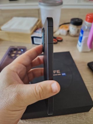 Vivo X200 FE
