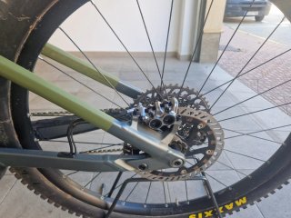 Bici Eléctrica Cube Híbrida 140 2024