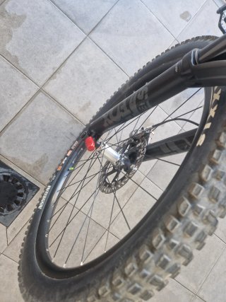 Bici Eléctrica Cube Híbrida 140 2024