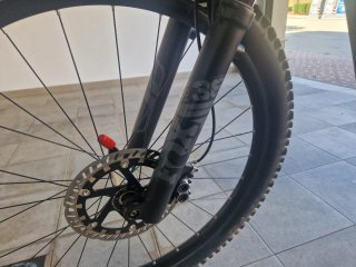 Bici Eléctrica Cube Híbrida 140 2024