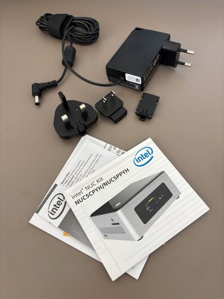 Mini PC Intel NUC Celeron 8GB RAM 120GB SSD