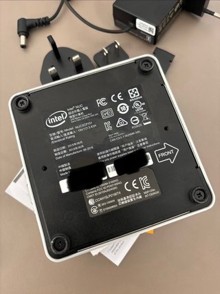 Mini PC Intel NUC Celeron 8GB RAM 120GB SSD