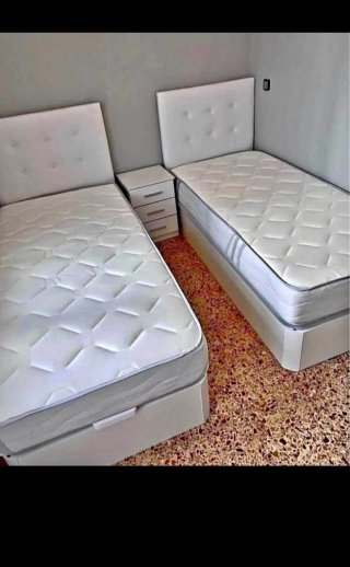 Canapé, Colchón, Cabezal y Mesitas