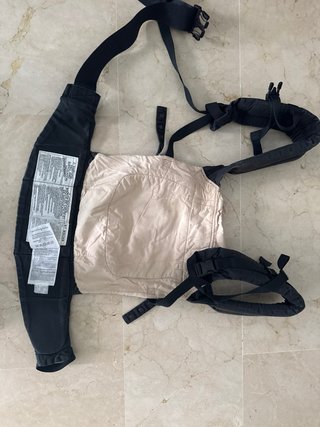 Mochila Ergobaby para bebé. Con adaptador.