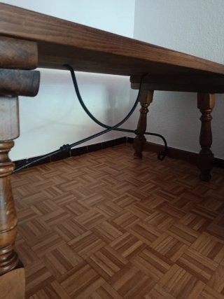 Mesa de comedor grande de madera