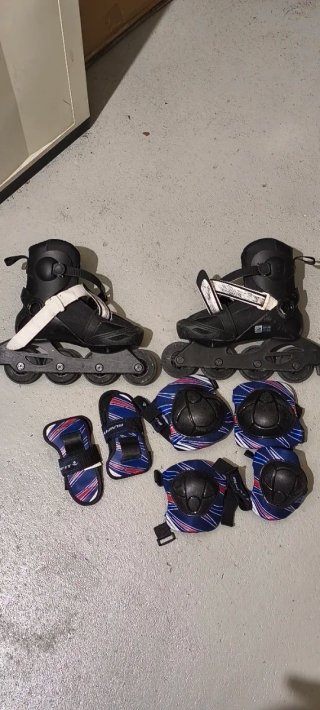 Patines en línea Oxelo y protecciones incluidas
