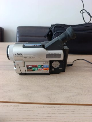 Cámara Hitachi 8mm con accesorios