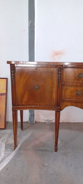 Aparador estilo Luis XVI madera