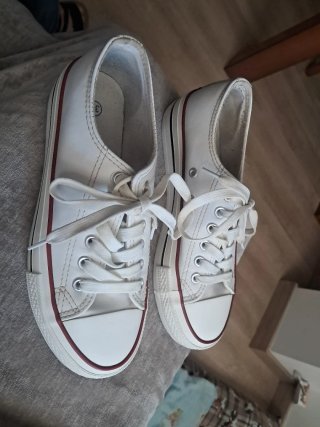 Zapatillas piel blancas talla 37 no marca