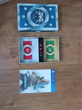 Caja The Witcher 3 Hearts of Stone PS4
