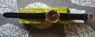 Reloj Unisex Negro y Dorado