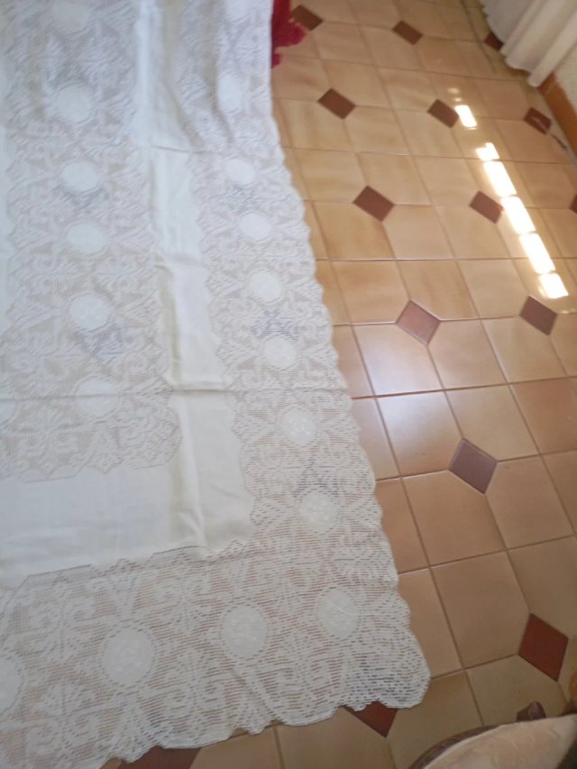 Mantelería Lagartera bordada y deshilada