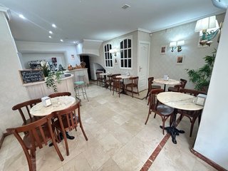 Sillas de cafetería de madera
