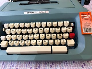 Máquina de escribir Olivetti Studio 46
