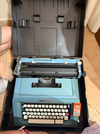 Máquina de escribir Olivetti Studio 46