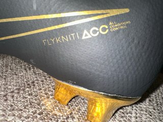 Scarpe calcio Nike Oro Nero Taglia 44