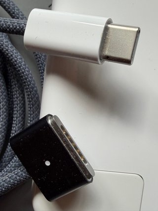 Cargador Apple MacBook Pro 140W Magsafe 3 Medianoc