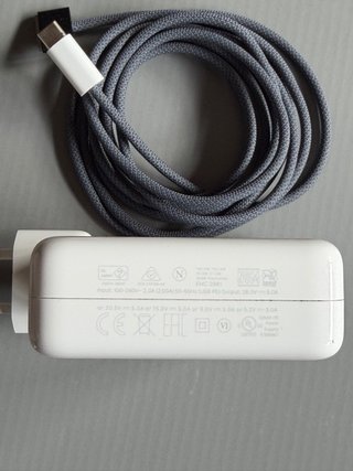 Cargador Apple MacBook Pro 140W Magsafe 3 Medianoc