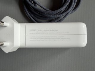 Cargador Apple MacBook Pro 140W Magsafe 3 Medianoc