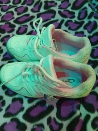 Zapatillas deportivas Cups blancas y rosas T36