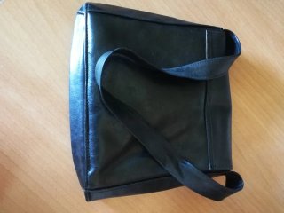 Bolso de mano negro para mujer