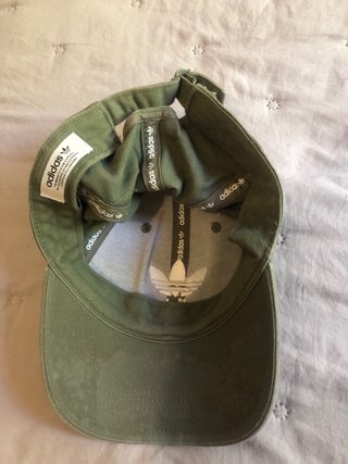 Gorra Adidas caqui