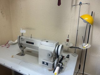 Máquina de coser industrial Alfa KM-137B