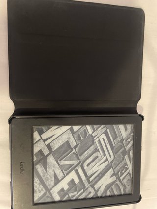 Funda Amazon Kindle Luna y Árbol