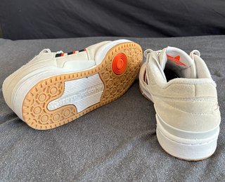 Zapatillas Adidas Beige y Naranja
