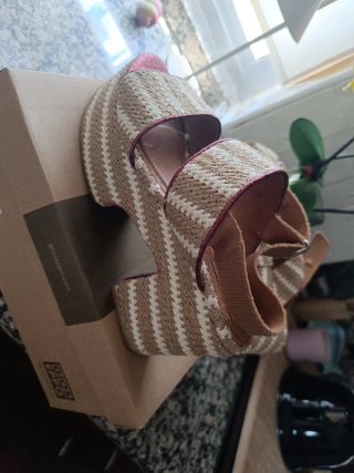 Sandalias Gioseppo Tacón Alto Beige y Rosa
