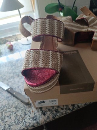 Sandalias Gioseppo Tacón Alto Beige y Rosa