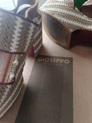 Sandalias Gioseppo Tacón Alto Beige y Rosa