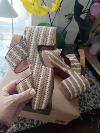 Sandalias Gioseppo Tacón Alto Beige y Rosa