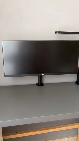 Monitor LG ultrawide 21:9 da 29" con HDR 10. sRGB 99%. Tecnologia AMD FreeSync.