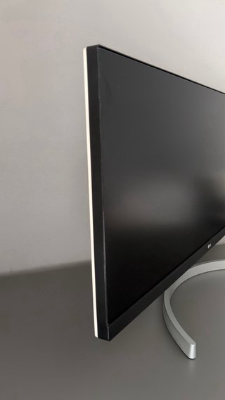 Monitor LG ultrawide 21:9 da 29" con HDR 10. sRGB 99%. Tecnologia AMD FreeSync.