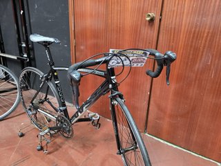 Bicicleta WST 500 Pure Instinct Carretera