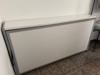 Cama nido blanca anclada