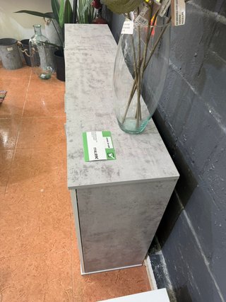 Recibidor moderno blanco y gris