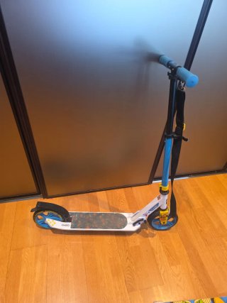 Patinete y 2 Monopatines