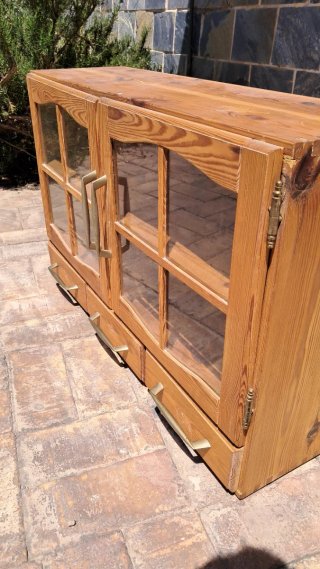 Vitrina alacena rústica madera y cristal