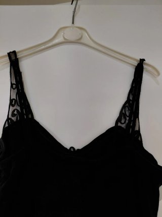 Vestido de Licra Negro con Encaje