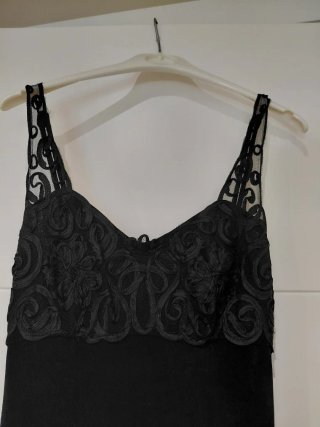 Vestido de Licra Negro con Encaje