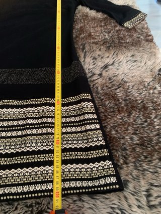 Vestido Sweet Miss negro con detalles dorados