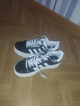 Zapatillas Adidas Gazelle Negras y Blancas