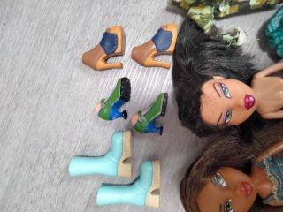 Conjunto di bambole Bratz con vestiti e accessori