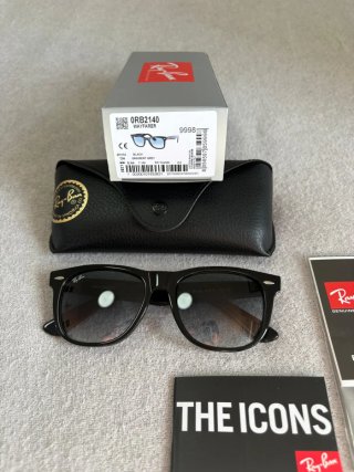 Gafas de sol Ray-Ban Wayfarer Black/Gradiente Grey