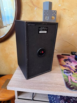 Equipo de música Kenwood con altavoces